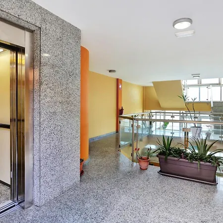 Ancla Pool On Roof Top Apartment